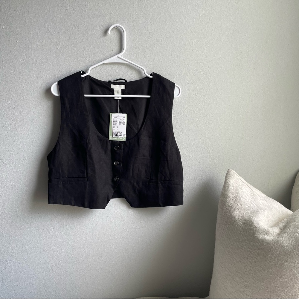 NWT Linen-Look Cropped Vest